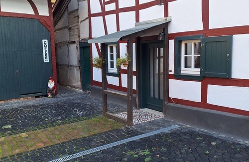 Kommern House | Rosy times, vacations in a half-timbered house - Holiday home in a half-timbered house, shower, WC,3