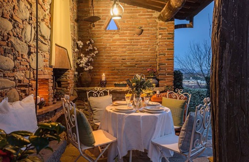 Uzzano Villa | ROSYABATE COTTAGE with Private Garden and views between Lucca and Pistoia
