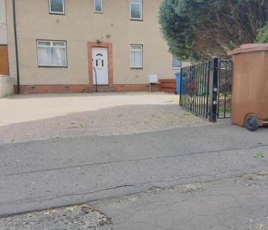 Rosyth House | Rosyth 3 Bedroom home-Near Edinburgh & M90 With Free Parking