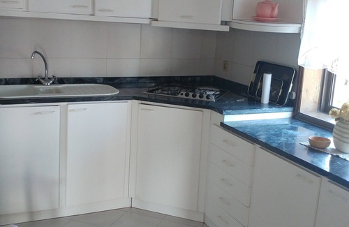 Frazao House | Rota do Romântico, fully equipped house, AC, full kitchen and beautiful balcony