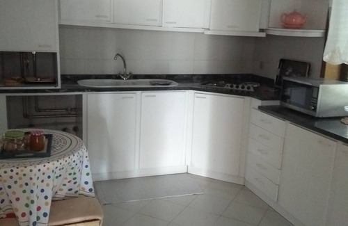 Frazao House | Rota do Romântico, fully equipped house, AC, full kitchen and beautiful balcony