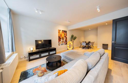 Stadsdriehoek Apartment | Rotterdam Oasis 3 BDR apartment JUF