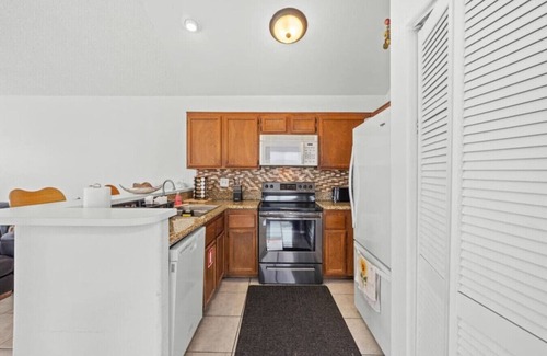 Summerlin House | Roulette Retreat | Central | 8 Mi to Strip