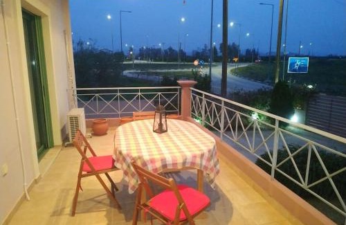 Nea Tirintha House | Roundabout apartment