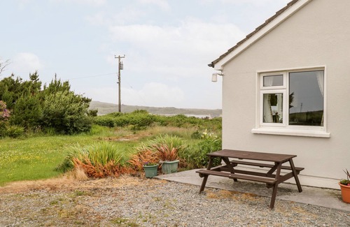 Inishnee Cottage | ROUNDSTONE BAY VIEW, family friendly in Roundstone, County Galway