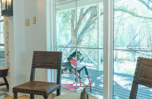 Round Top House | Roundtop show, Marburger Escape! 5 miles from downtown Roundtop!