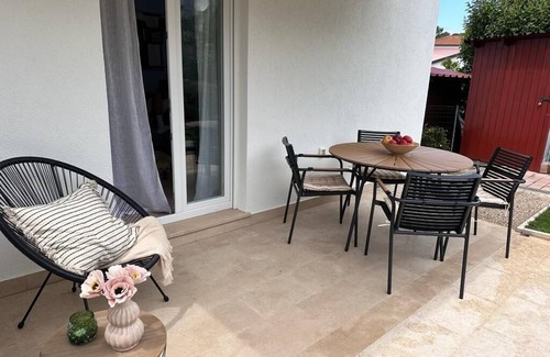 Borik Apartment | Rovinj - Borik, beautiful apartment Lea for 2-4 persons with garden - 5 min. from the beach