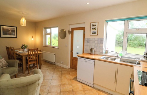 Killarney Cottage | ROWANTREE, family friendly, with open fire in Beaufort, County Kerry