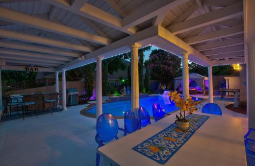 Rowlett House | Rowlett Escape with Fire Pit and Lake Views
