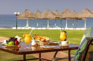 Al Kubus Resort | Royal Beach Hotel & Resort