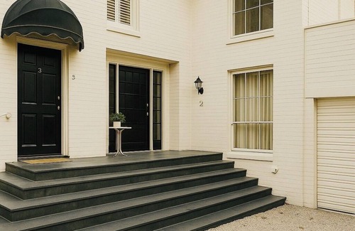Toorak House | Royal Executive Living Toorak Three bedroom Corporate Residence