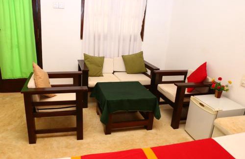 Puttalam Hotel | Royal Green Garden Hotel