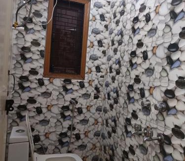 Nizamuddin East House | Royal Inn -01 Minute Walk in Nizamuddin Railway Station