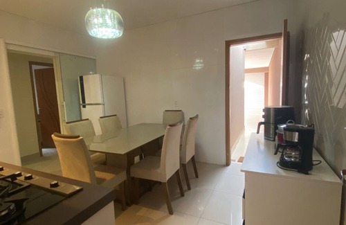 Brasilia House | Royal Lion Bedroom 1-Private bedroom with WiFi near to the Airport in Londrina