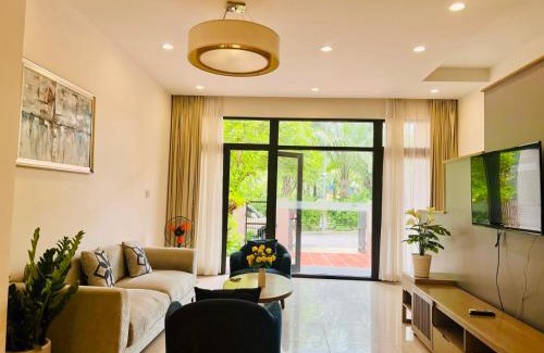 Ha Long House | Royal Lotus Hạ Long Resort & Villas