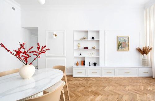 Stare Miasto Apartment | Royal Matejko Residence - Luxury 3 BR apartment in the Old Town