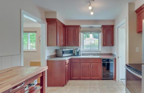 Royal Oak House | Royal Oak Home 13 Mi to Downtown Detroit