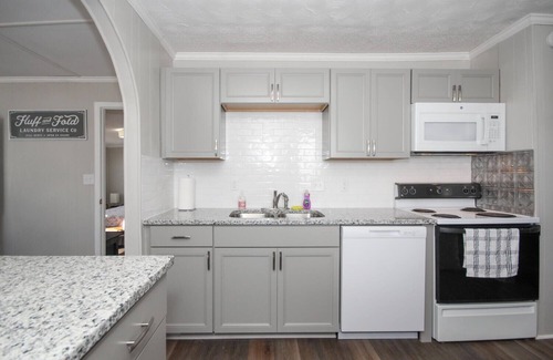 Kannapolis House | Royal Oaks Mill House in Kannapolis, a Private Home for Extended Stays