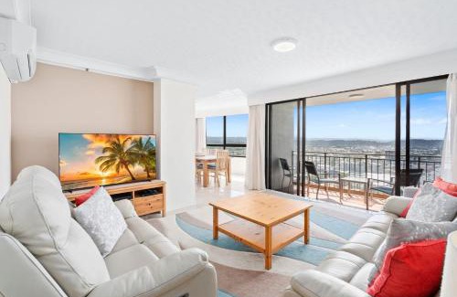 Palm Beach Apartment | Royal Palms 24 F