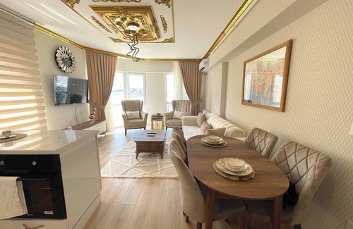 Esenyurt Apartment | Royal Panorama Suite, 2A/C, Wifi & Free Parking -HI9