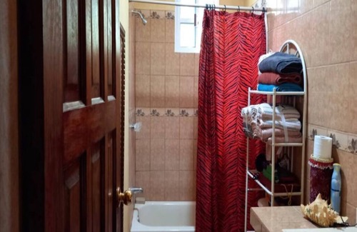 Crooked Tree House | Royal Properties Link