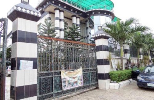 Lagos Cabin | Royal View Hotel and Suites - Standard