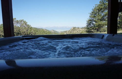 Westcliffe House | 'Royal View Lodge': Breathtaking Sangre views and star lit night skies await you