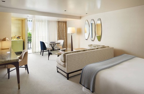 Norma Triangle Hotel | Royal Vista Suite at The London West w/Rooftop Pool Near Beverly Hills