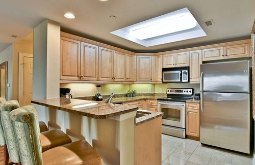 Arcadian Shores Condo | Royale Palms 1504 Elegant Oceanview w/Pool & Beach