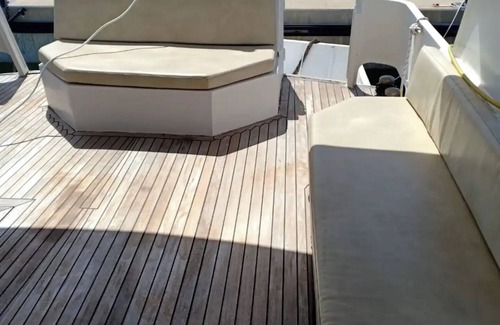 Ashkelon Boat Rental | RoyalSeaSuite 'Live and Live on the Water' for roommates