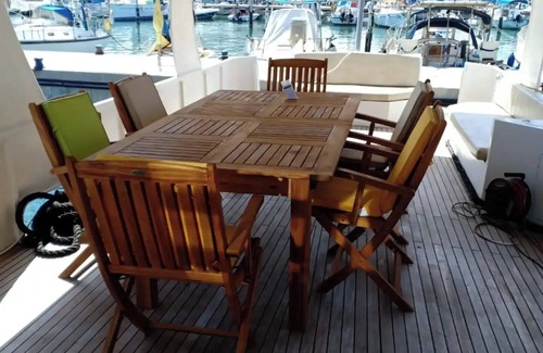 Ashkelon Boat Rental | RoyalSeaSuite 'Live and Live on the Water' for roommates