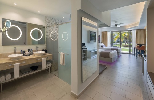 Punta Cana Resort | Royalton CHIC Punta Cana, An Autograph Collection All-Inclusive Resort & Casino – Adults Only