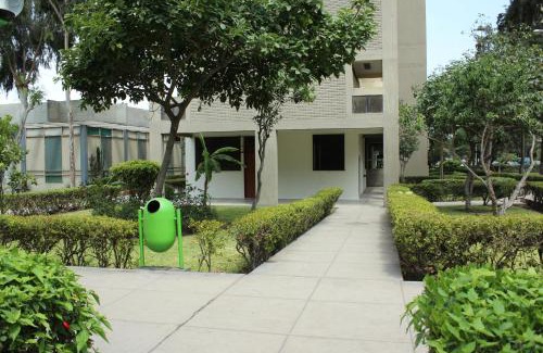 Country Club Apartment | Royalty Inn