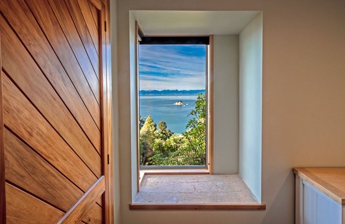 Ngaio Bay House | Roydons – Kaiteriteri Upstairs Holiday Unit