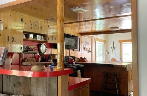 Wrightwood Cabin | RR · FrPlace/firepit/Wifi/kid/pet friendly/1120 SqFt