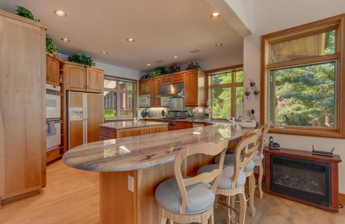 Tahoma House | Rubicon Bay Lakefront by Tahoe Getaways - 4BR + Bonus Room. Pier & Buoy