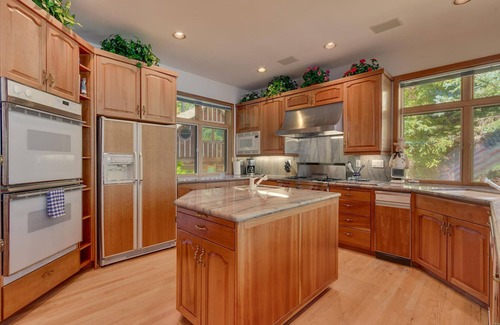 Tahoma House | Rubicon Bay Lakefront by Tahoe Getaways - 4BR + Bonus Room. Pier & Buoy