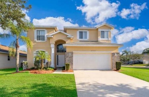 Seasons House | Ruby Reds Escape - Seven Bedroom House, Sleeps 15