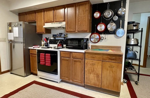 Terre Haute House | Rudy's - Single level home w/2 Bedrooms, 1 Bath, equipped kitchen, & laundry