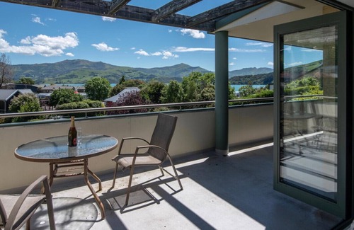 Akaroa Cottage | Rue Noyer Lookout - Akaroa Holiday Home