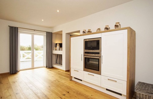 Bergen auf Ruegen Apartment | Ruhig und Idyllische Lage, Ahoi Erlebnisbad Gratis - Gutshaus Silvitz Fewo 01 - Gutshaus Silvitz