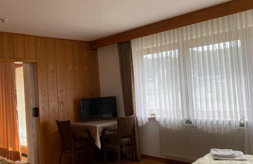 Koenigsbronn Apartment | Ruhige 4 Zimmer EG-Wohnung Z1