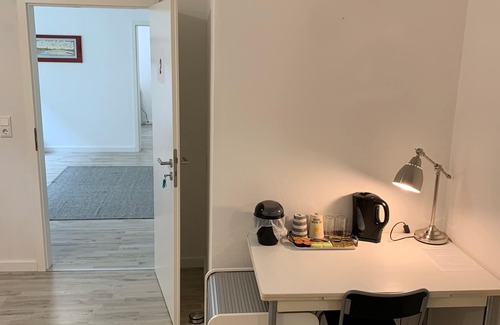 Langenfeld Apartment | Ruhiges & Geräumiges Doppelzimmer in Top Lage mit Parkplatz