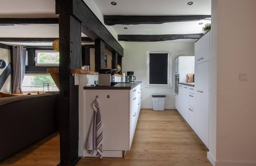 Elkeringhausen House | Ruim Sfeervol Appartement met Tuin Midden in de Natuur in de Buurt van Winterberg