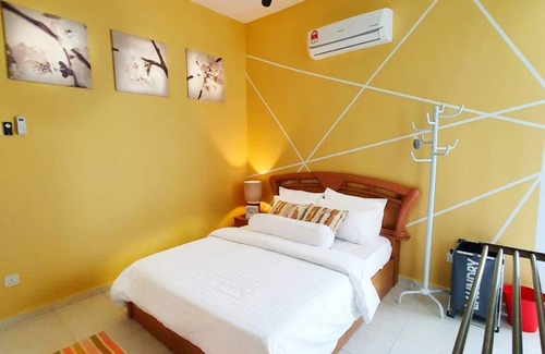 Cheng House | ruma Melaka Vacation Home - with private mini pool