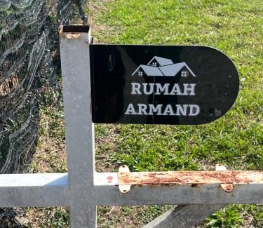 Sungai Baru Tengah Villa | Rumah Armand 3 Bedroom with Swimming Pool Pengkalan Balak Tg Bidara Masjid Tanah Melaka