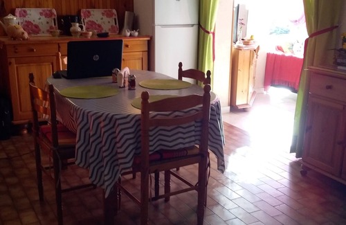 Saint-Cyprien Plage Villa | * RUNNING AND WALKING BEACH * enclosed garden * CLIM * WIFFI * PARKING *