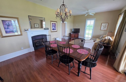 Farmville Cottage | Rural and Charming 1-bedroom cottage near Hampden-Sydney and Longwood