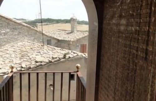 Portell Cottage | Rural apartment Cal Ventura Vell for 2 people STUDIO with sofa bed