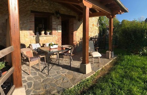 Pruneda Cottage | Rural apartment Casería María Sopeña for 4 people